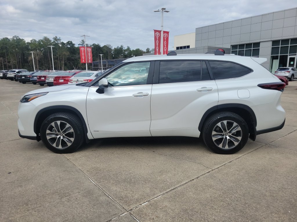 Certified Used 2026 Beige Toyota XLE image 2