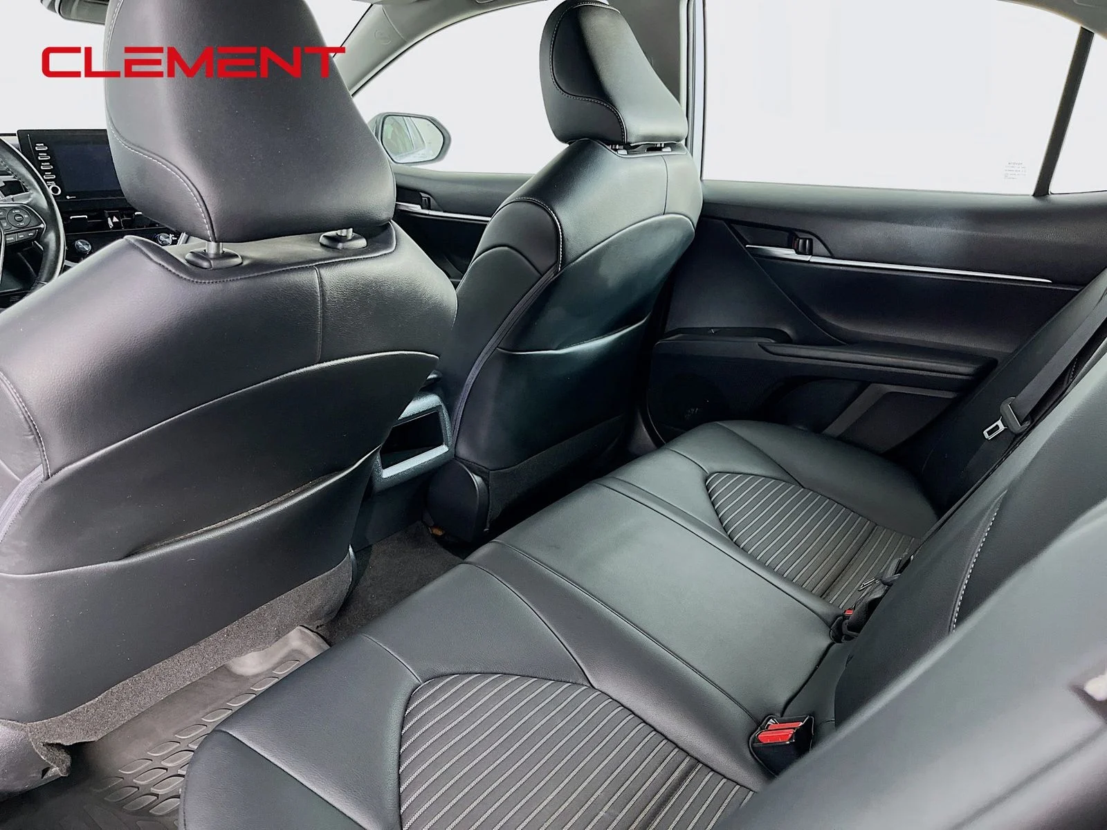 Used 2022 Silver Toyota SE image 28