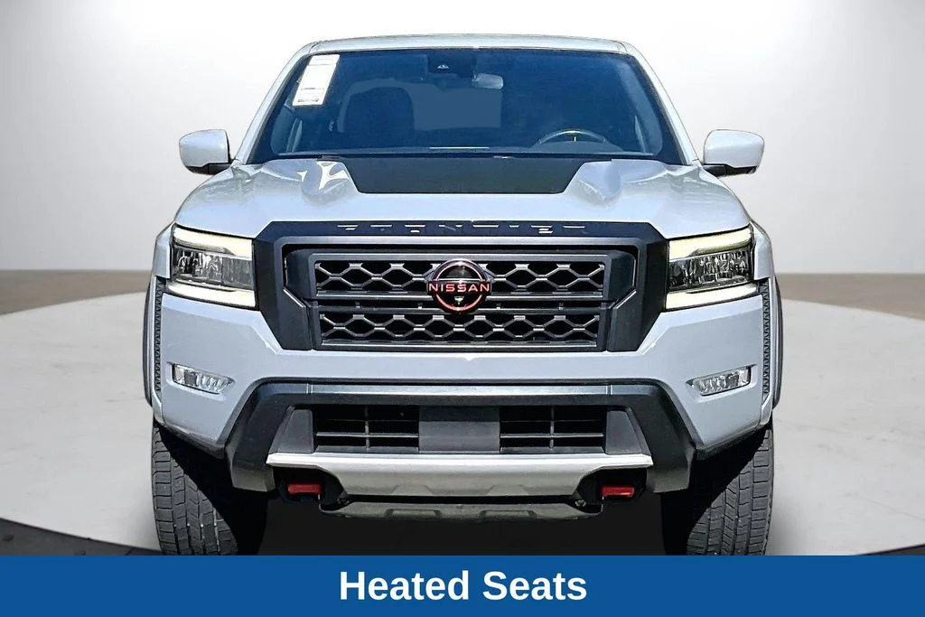Used 2022 Pearl Nissan PRO-4X image 3