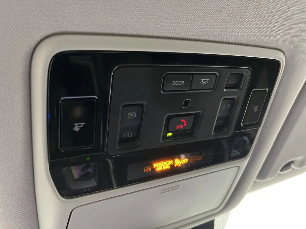 Used 2024 Silver Toyota Platinum image 18
