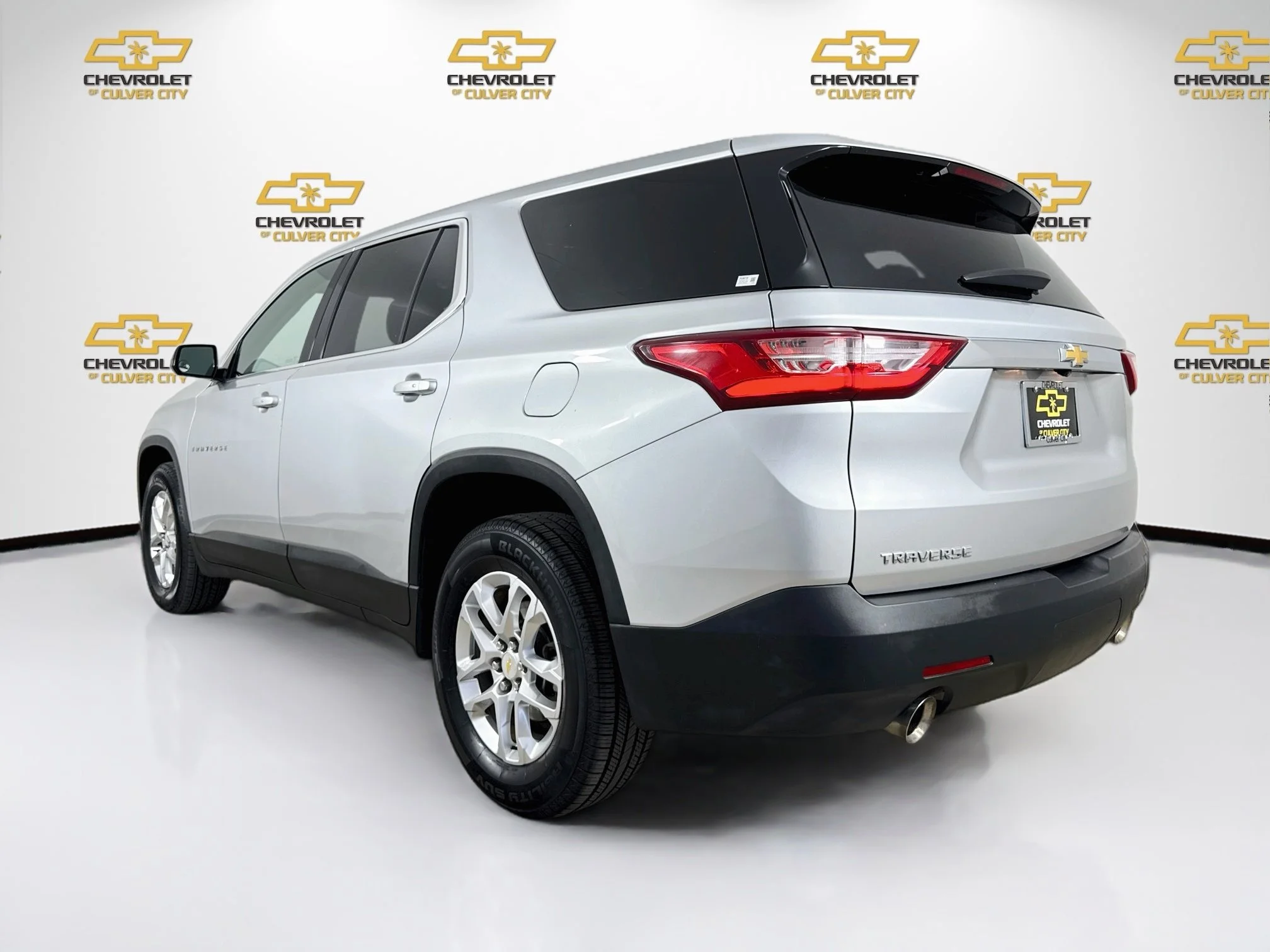 Used 2019 SILVER ICE METALLIC Chevrolet LS image 6