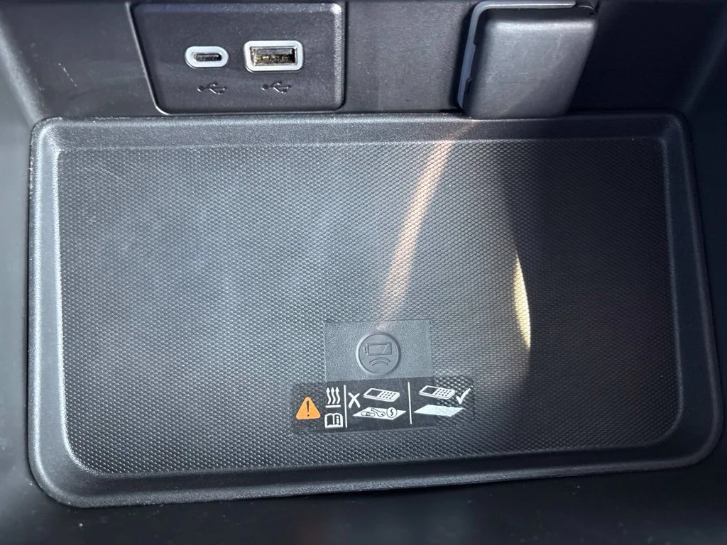 Used 2024 Black Chevrolet Premier image 27