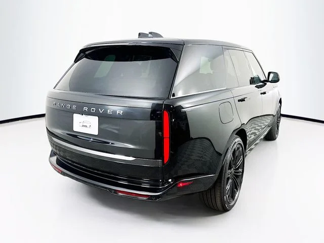 New 2026 Black Land Rover SE image 5