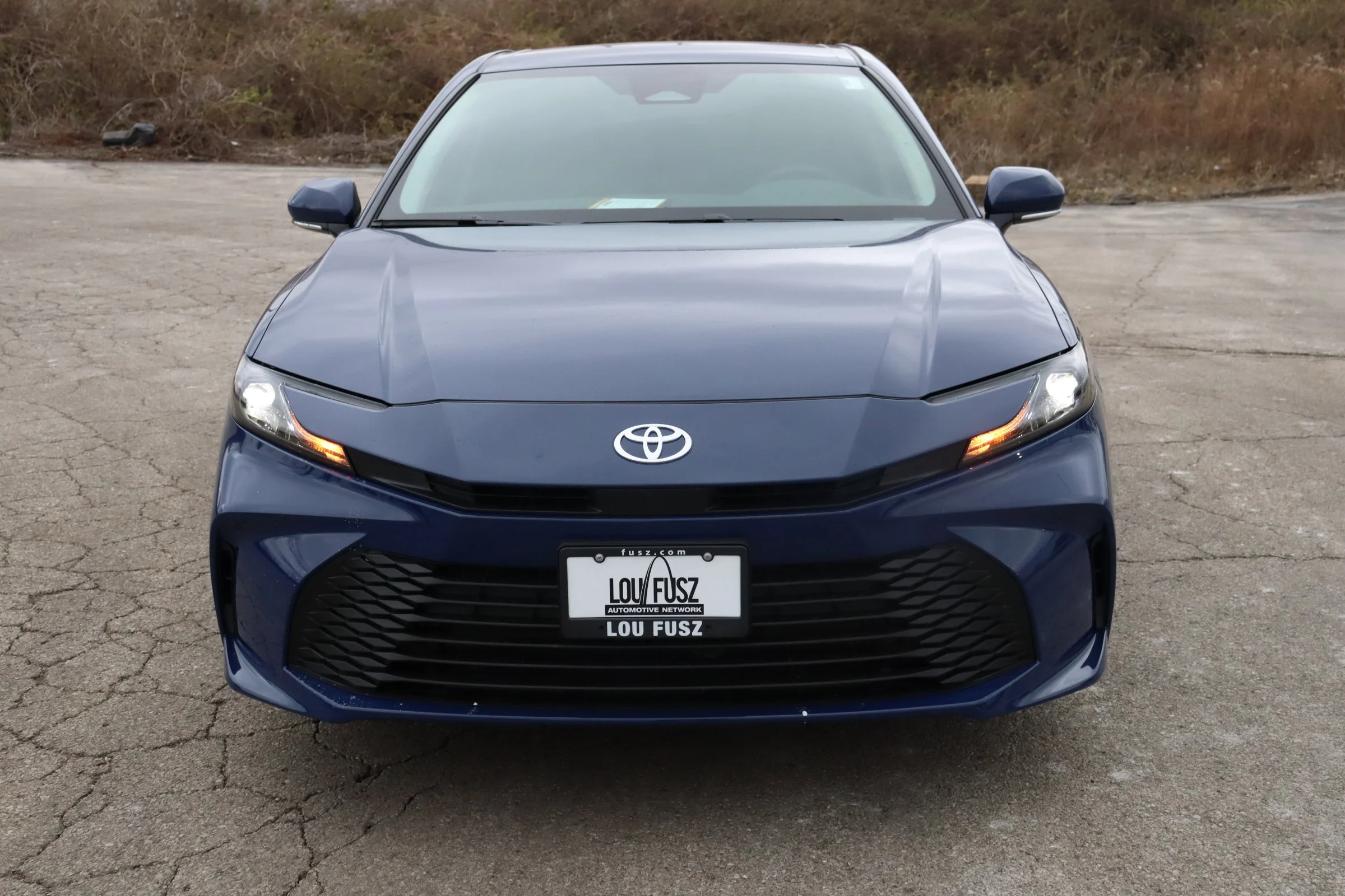 2026 Toyota Camry LE - Photo 3