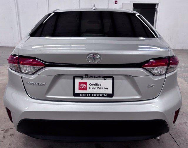 Used 2025 CLASSIC SILVER METALLIC Toyota  image 5