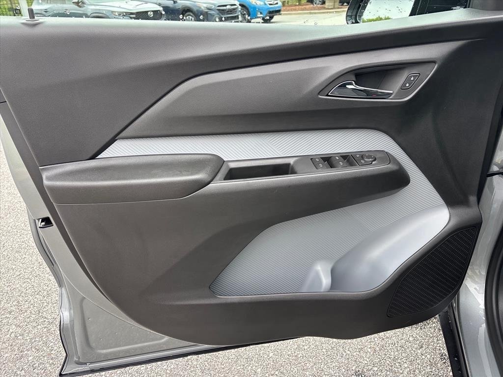 New 2027 Sterling Grey Metallic Chevrolet LT image 19