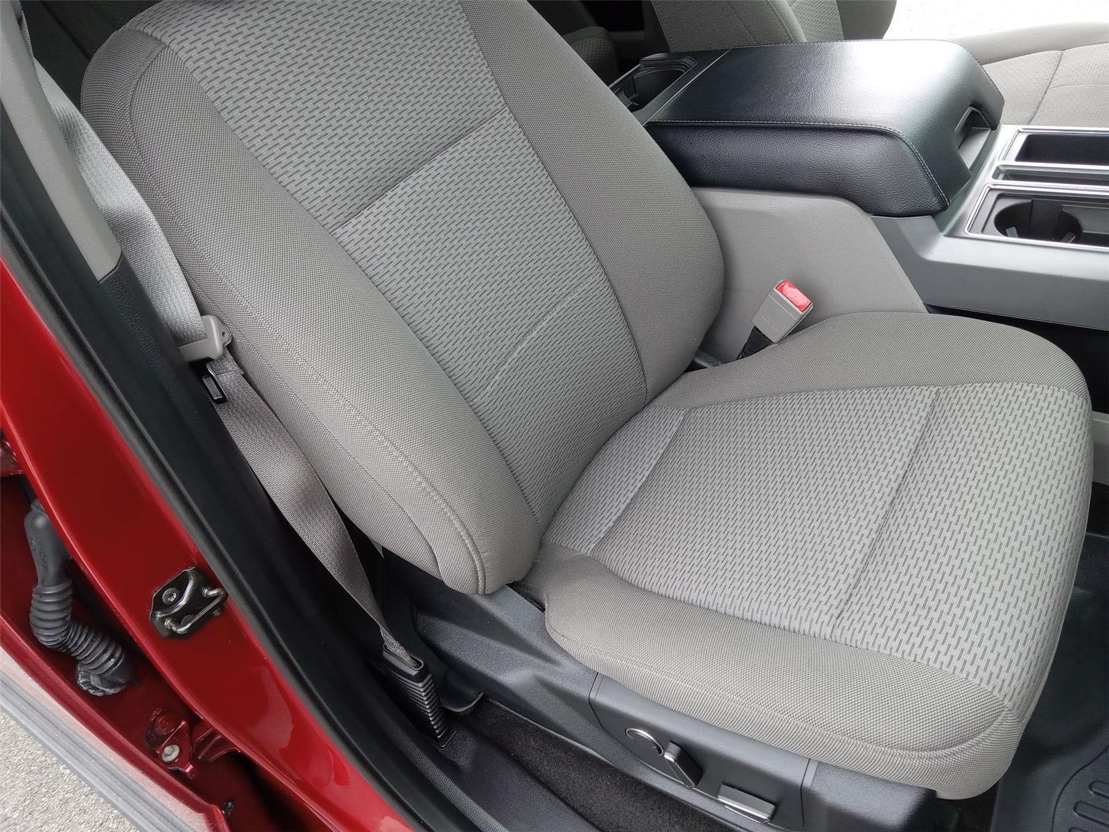 Used 2018 Red Ford XLT image 12