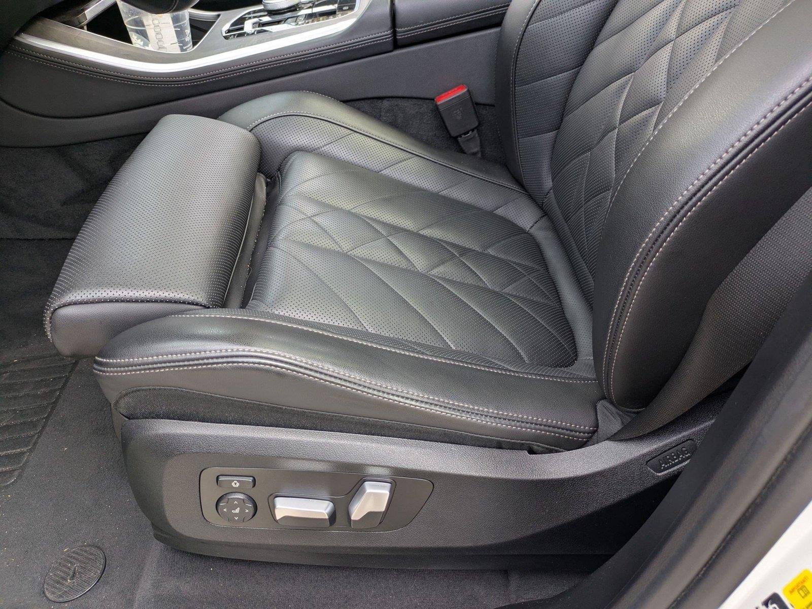 Used 2024 Alpine White BMW xDrive40i image 15