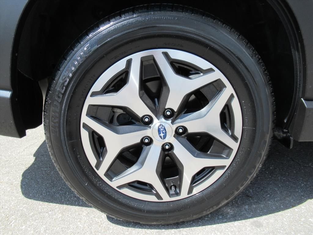 Used 2022 White Subaru Premium image 8