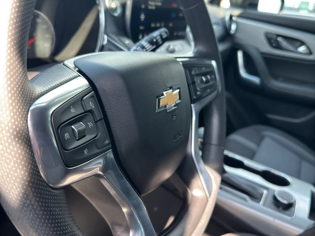 Used 2023 Black Chevrolet 2LT image 11