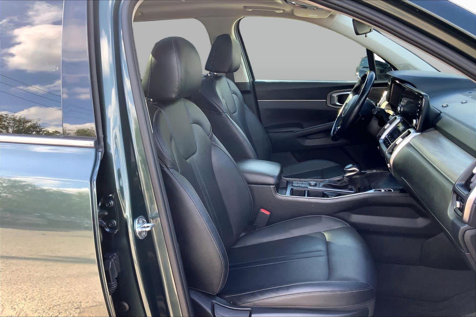 Used 2022 Aruba Green Kia X-Line S image 9