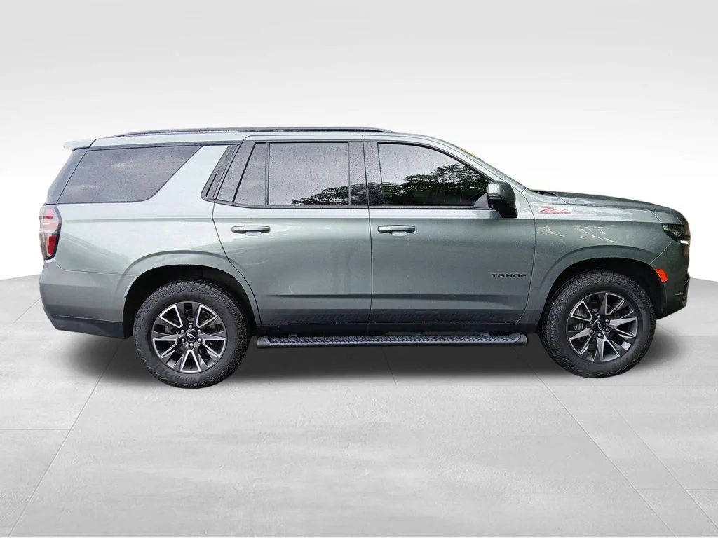 Used 2023 Green Chevrolet Z71 image 14