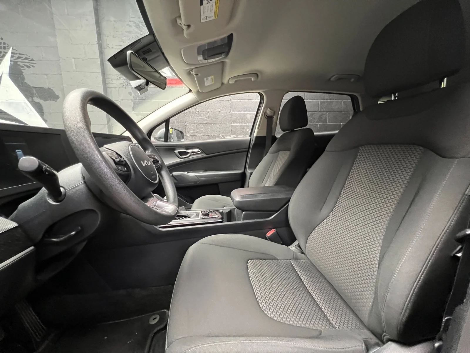 Used 2024 Gravity Gray (kdg) Kia LX image 9