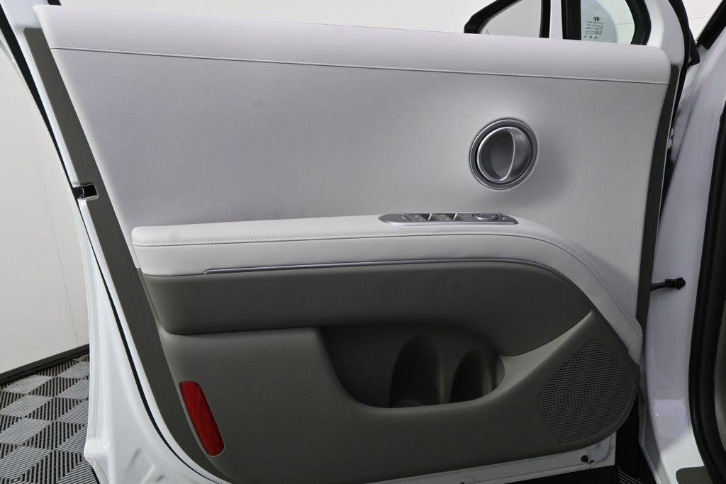 New 2026 White Pearl Hyundai SEL AWD image 23