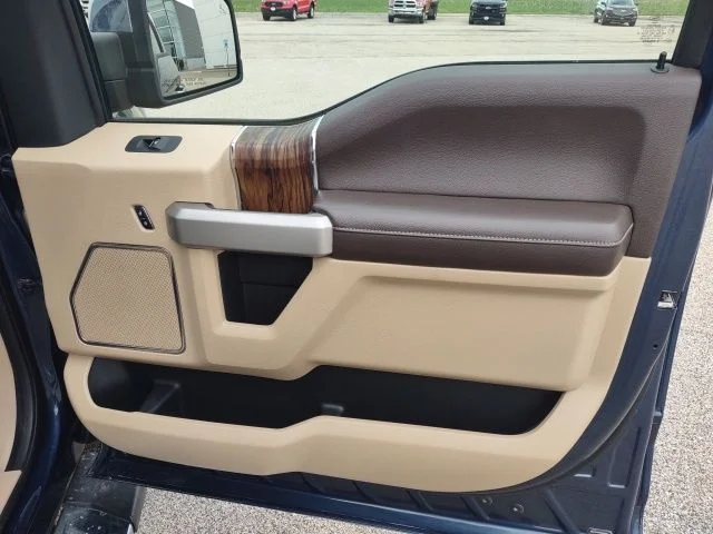 Used 2018 Blue Jeans Metallic Ford Lariat image 23