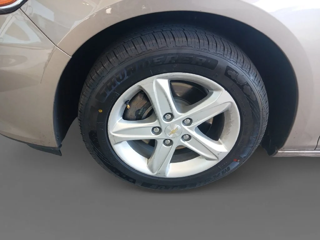 Used 2025 Mineral Gray Metallic Chevrolet LS image 14