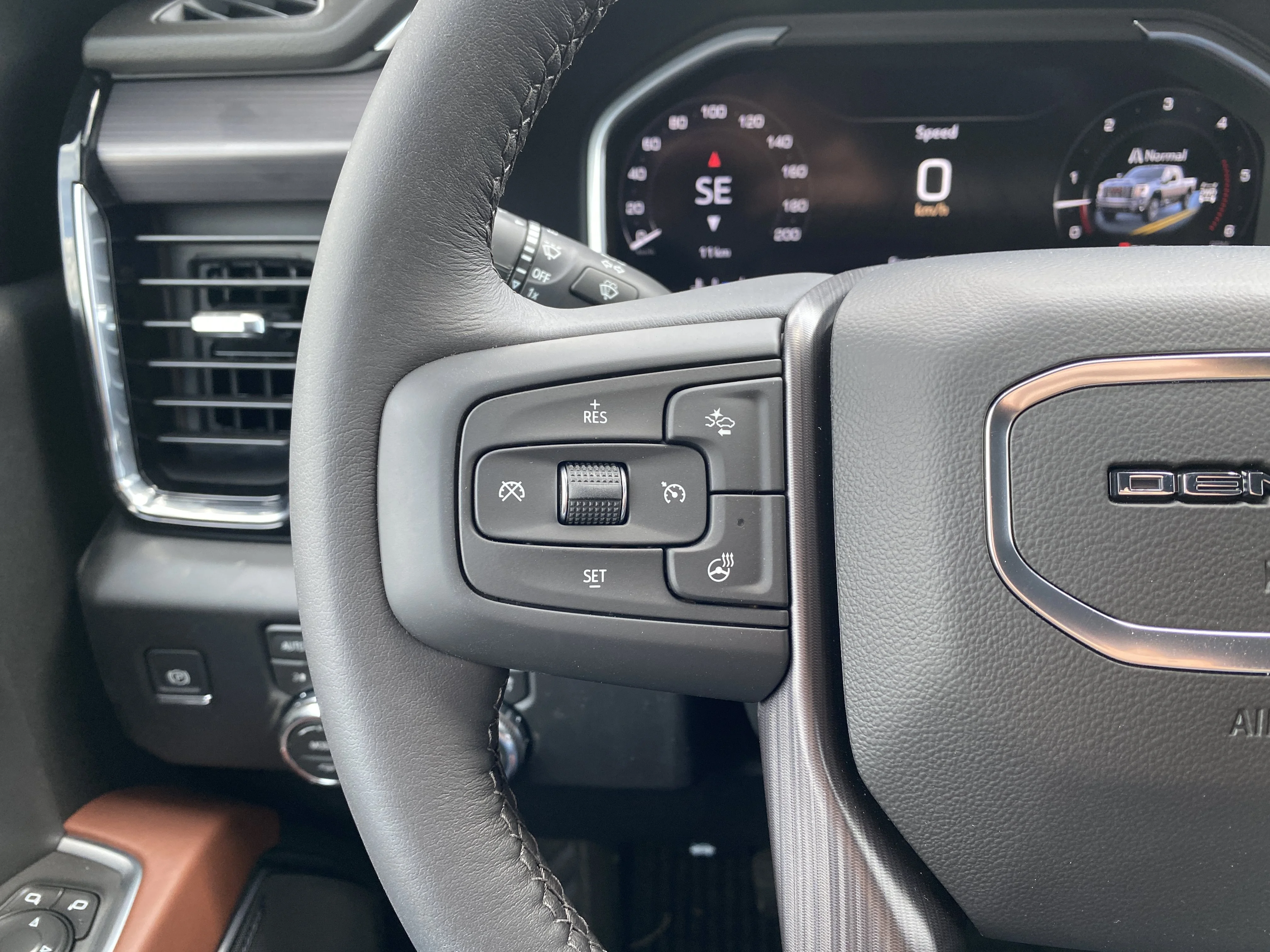 New 2026 GLACIER WHITE TRICOAT GMC Denali Ultimate image 17