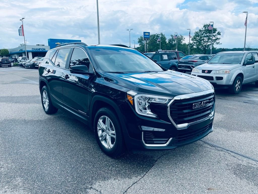 Used 2024 Black GMC SLE image 9