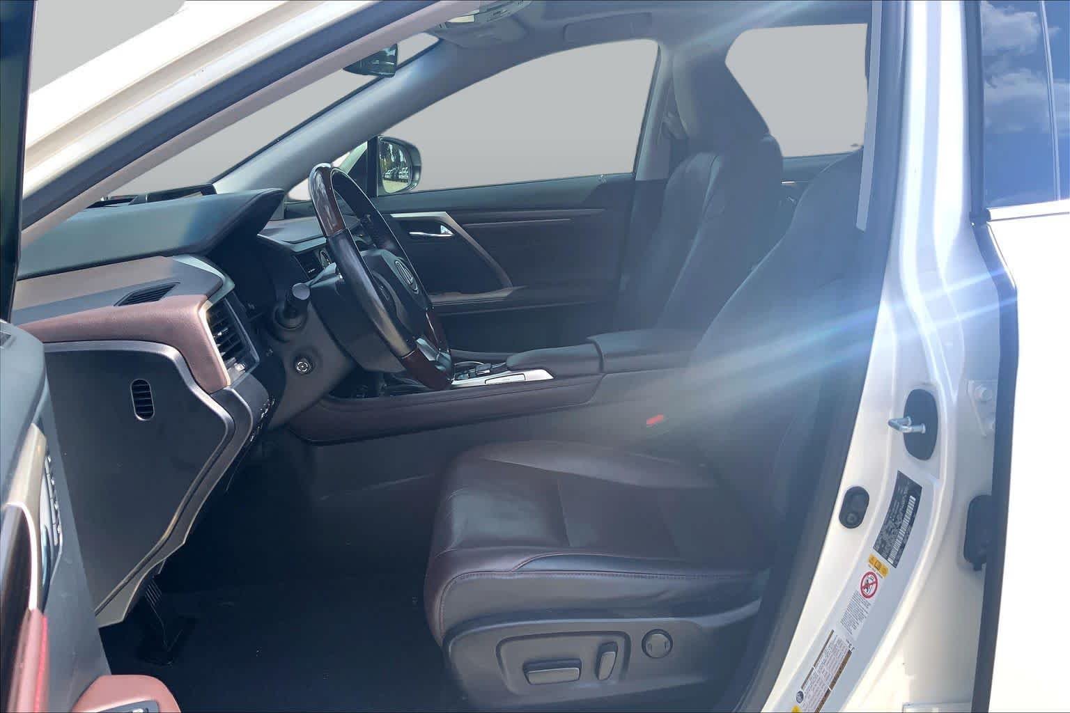 Used 2018 Eminent White Pearl Lexus  image 8