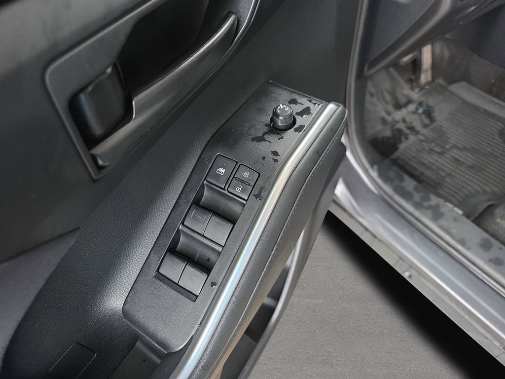 2020 Toyota Highlander L - Photo 18
