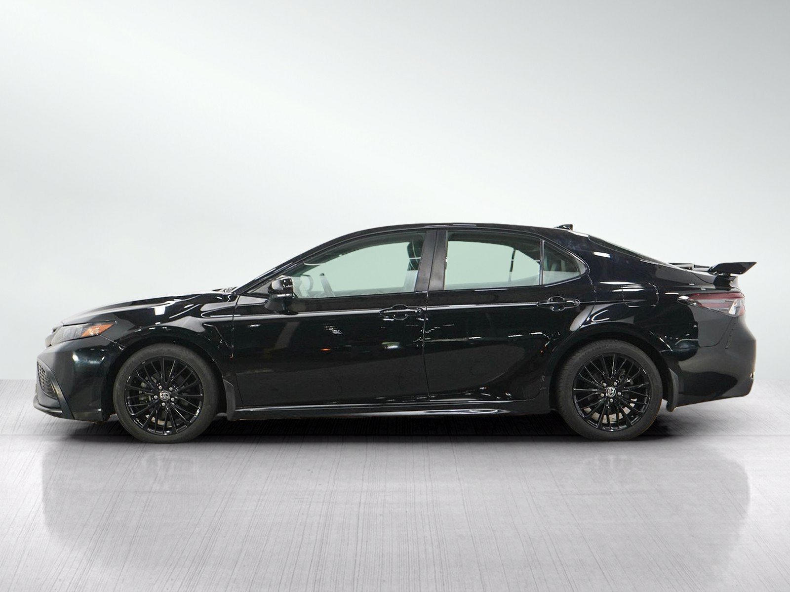 Used 2022 Toyota Camry SE Nightshade Hybrid with VIN 4T1G31AK0NU036150 for sale in Burnsville, Minnesota
