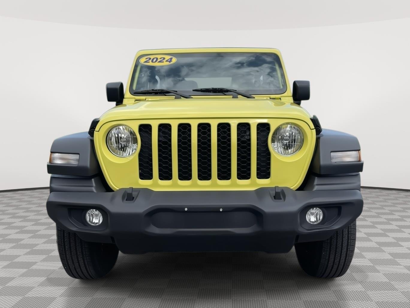 Used 2024 High Velocity Clearcoat Jeep Sport image 4