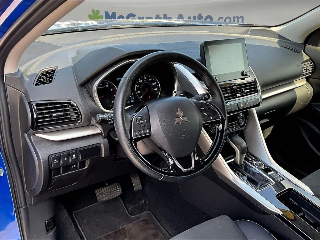 Used 2024 Blue Mitsubishi SE image 20