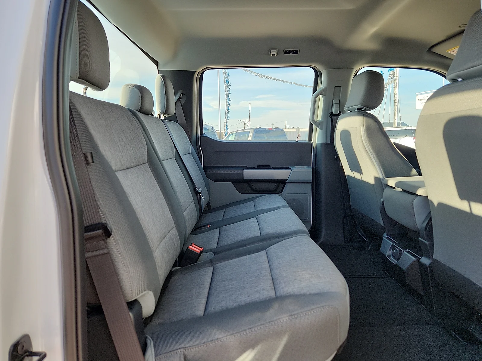 New 2027 Oxford White Ford XL image 19