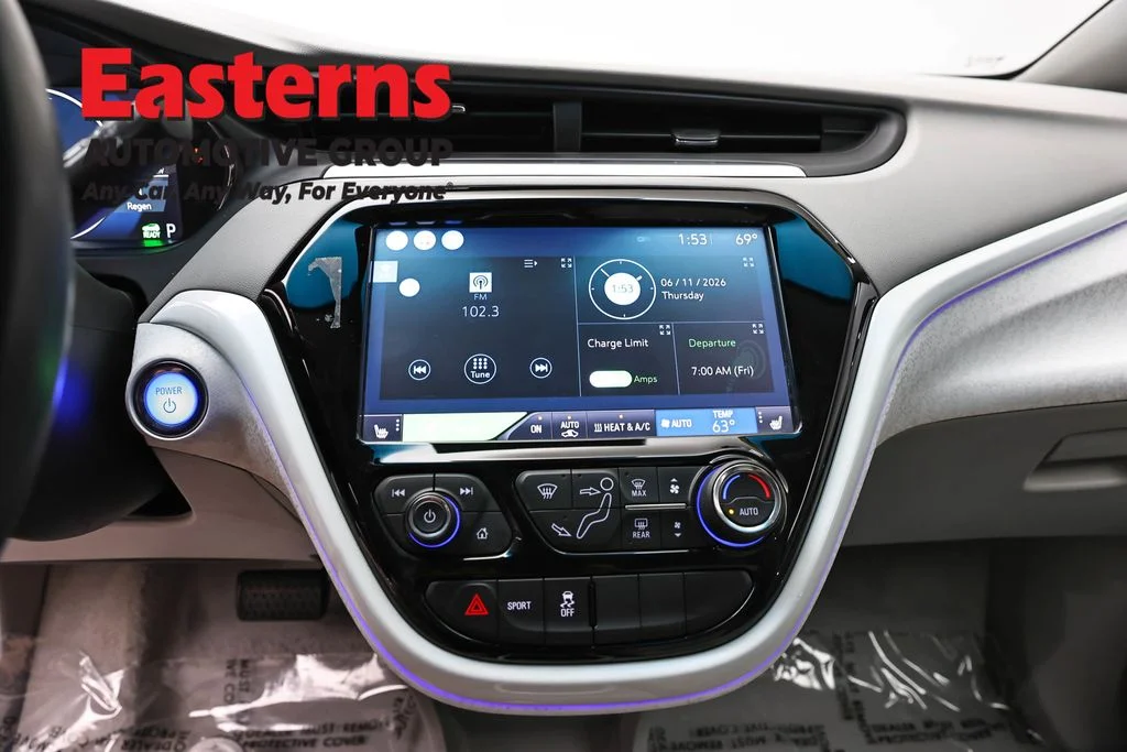Used 2018 Red Chevrolet Premier image 12