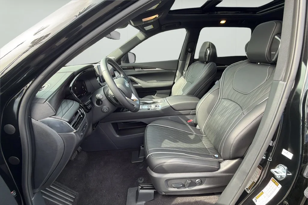 New 2027 MINERAL BLACK INFINITI Autograph AWD image 17