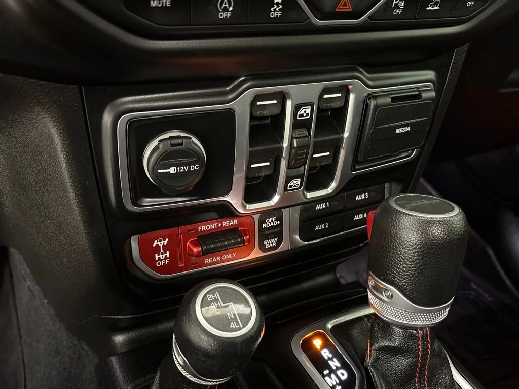 Used 2020 Orange Jeep Rubicon image 43