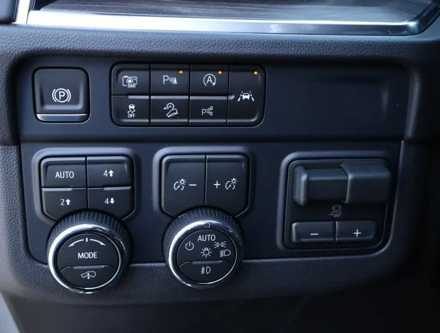 2026 Chevrolet Tahoe Z71 - Photo 13
