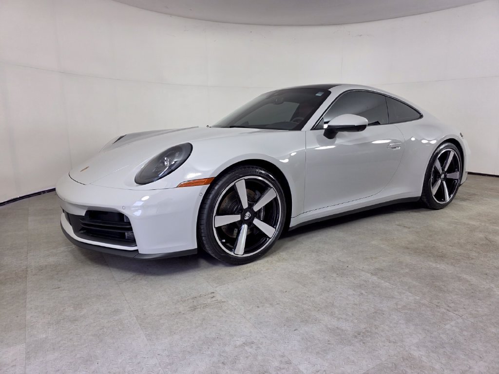 Used 2025  Porsche  image 8