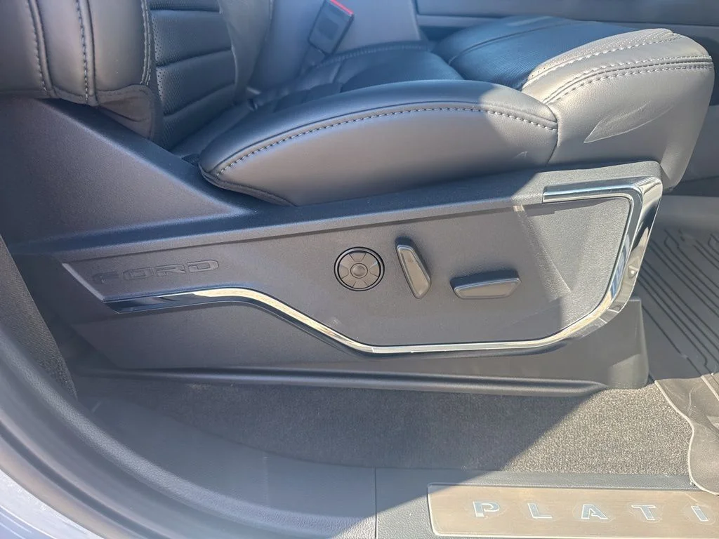 New 2026 Glacier Gray Metallic Tri-Coat Ford F-250® Platinum® image 27