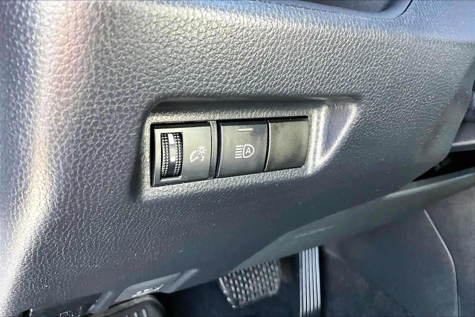 Used 2023 Ice Cap Toyota LE image 32