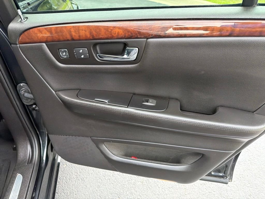 Used 2008 Black Cadillac Base image 18