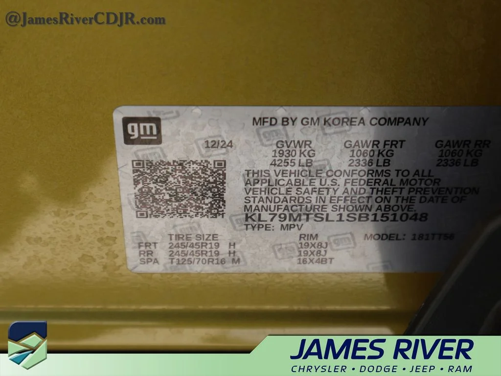 Used 2025 Yellow Chevrolet RS image 40