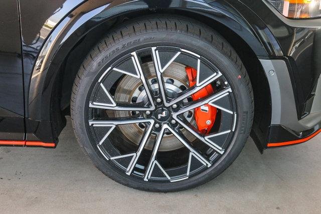 2025 Hyundai IONIQ 5 N - Photo 11