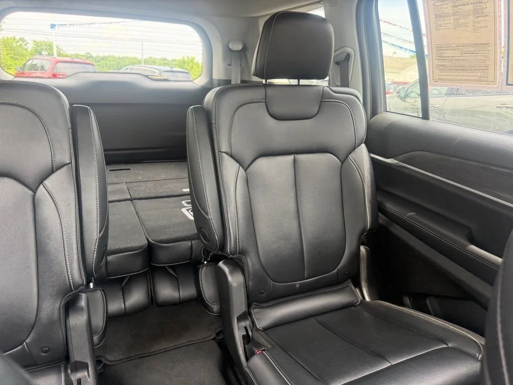 Used 2023 White Jeep Limited image 63