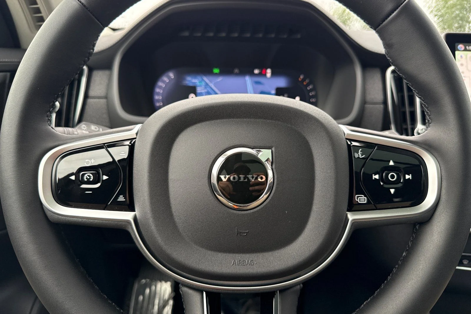New 2026 Aurora Silver Volvo Plus image 23