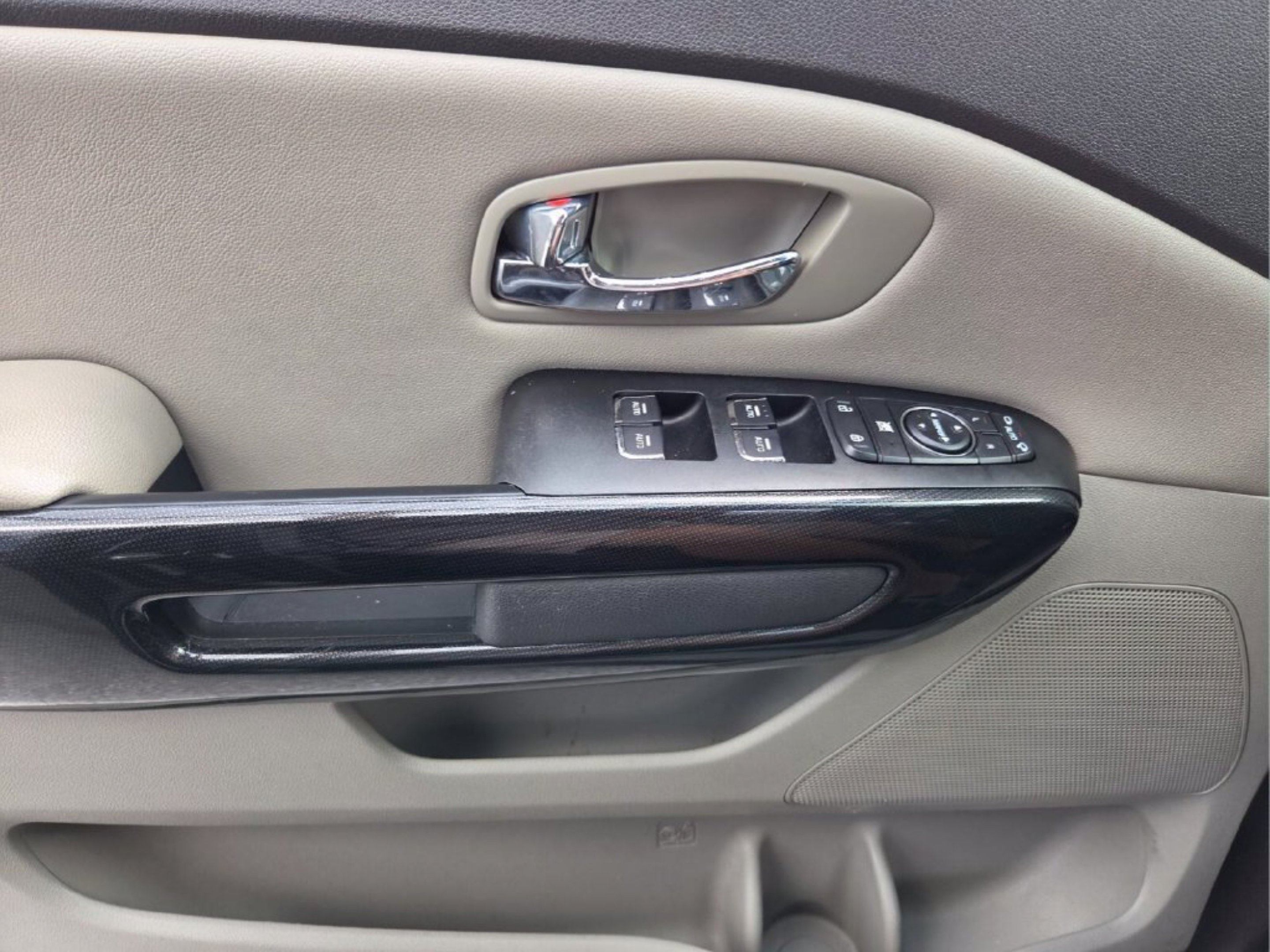 Used 2017 Titanium Bronze Kia EX image 19