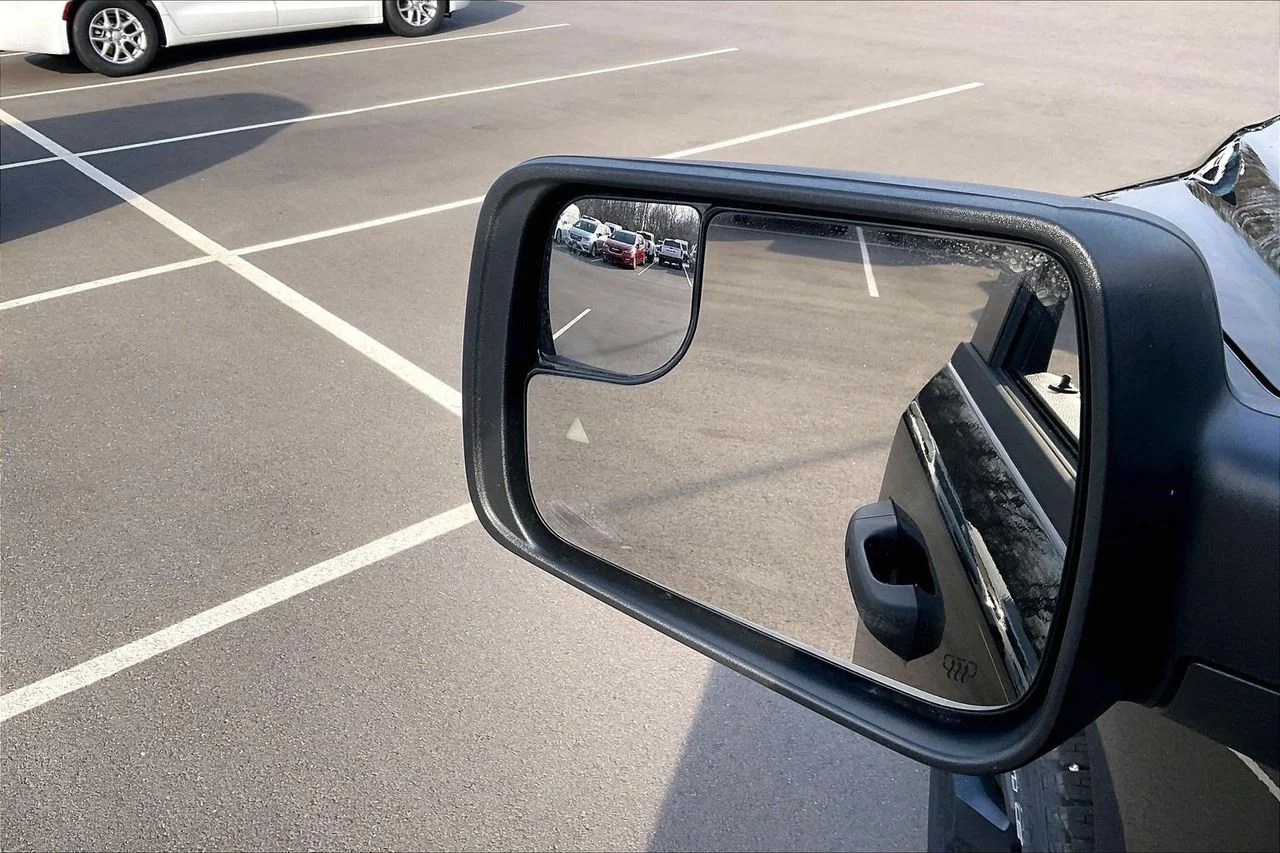New 2026 Diamond Black Crystal Pearlcoat RAM Express image 23
