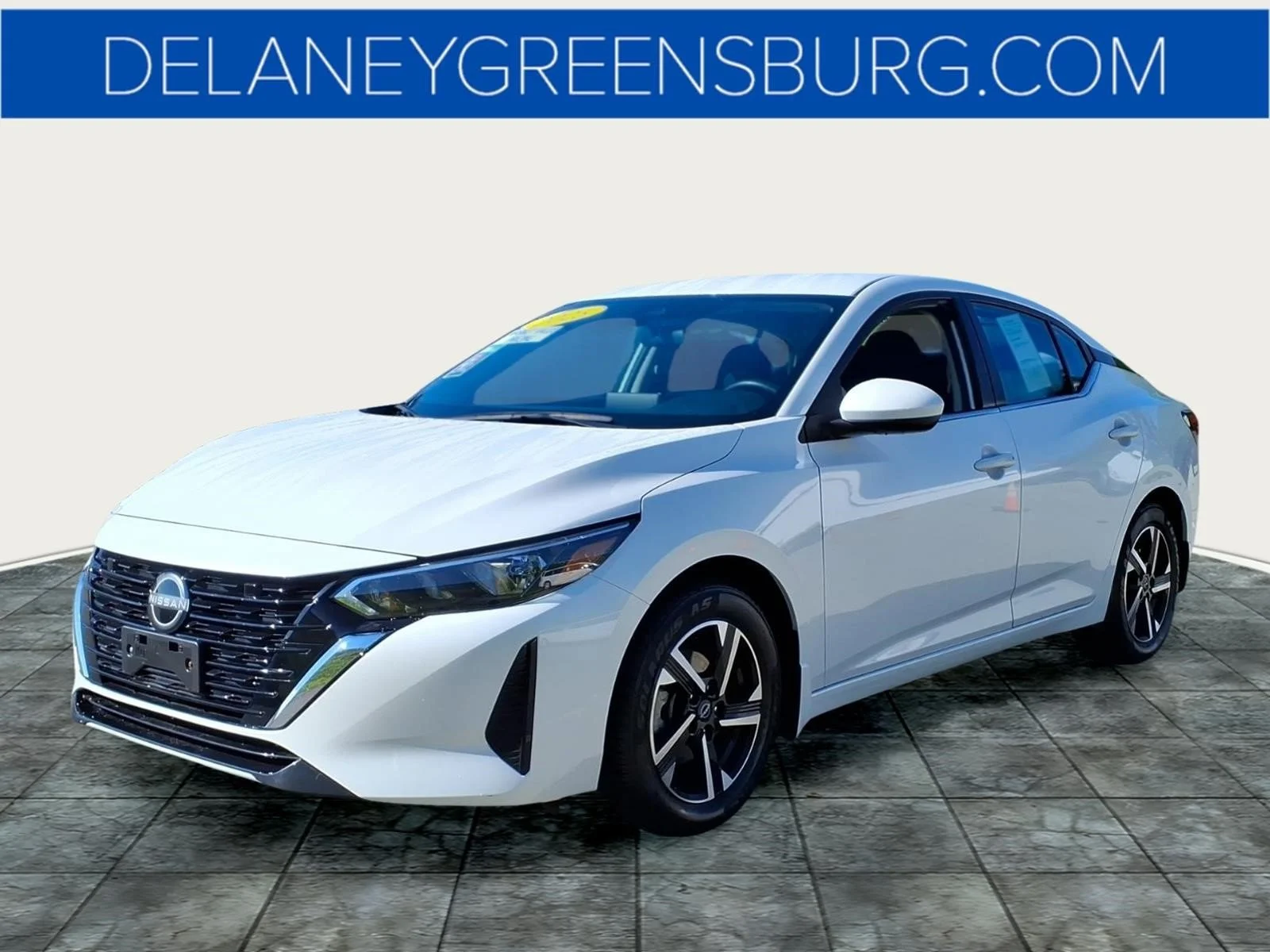 Used 2025 Aspen White Tricoat Qac Nissan SV image 7
