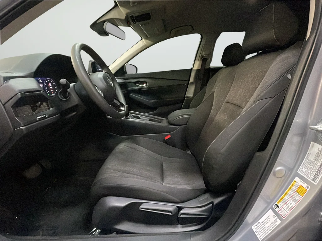 Used 2025 Silver Honda LX image 10