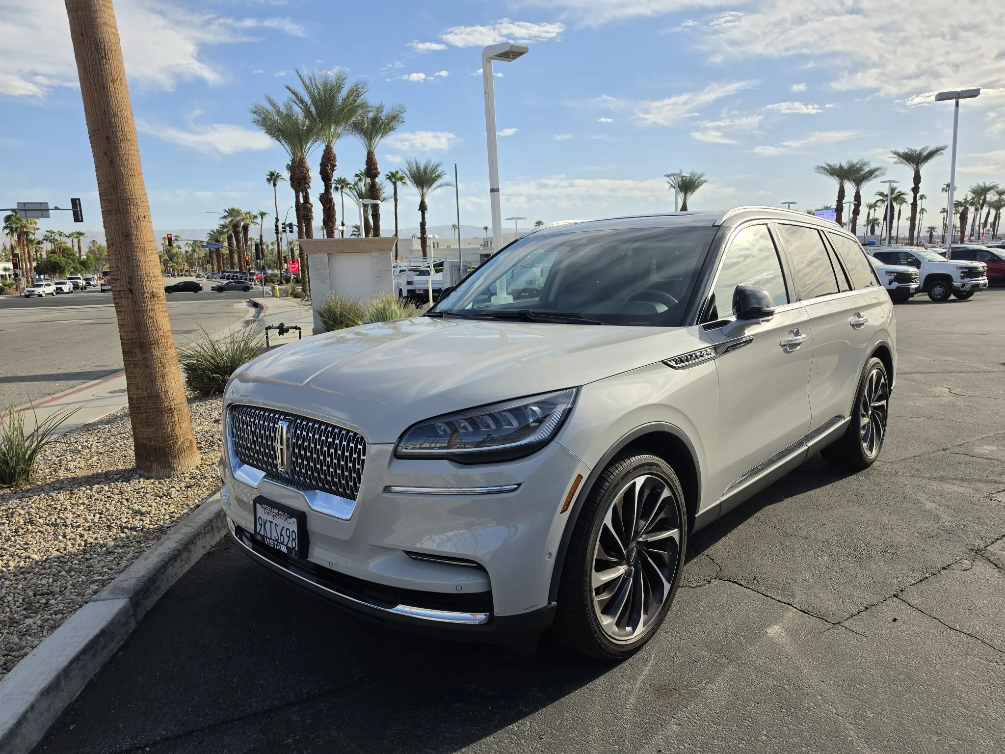 Used 2024 Ceramic Pearl Metallic Tri-Coat Lincoln Reserve image 1