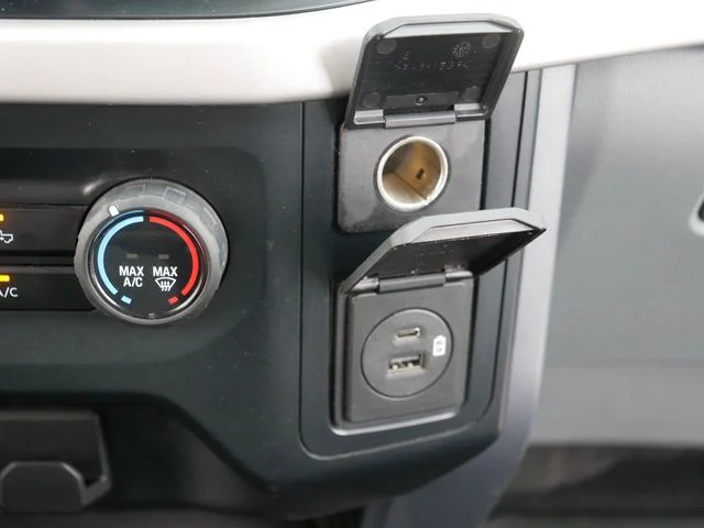 Used 2023 Oxford White Ford XLT image 33
