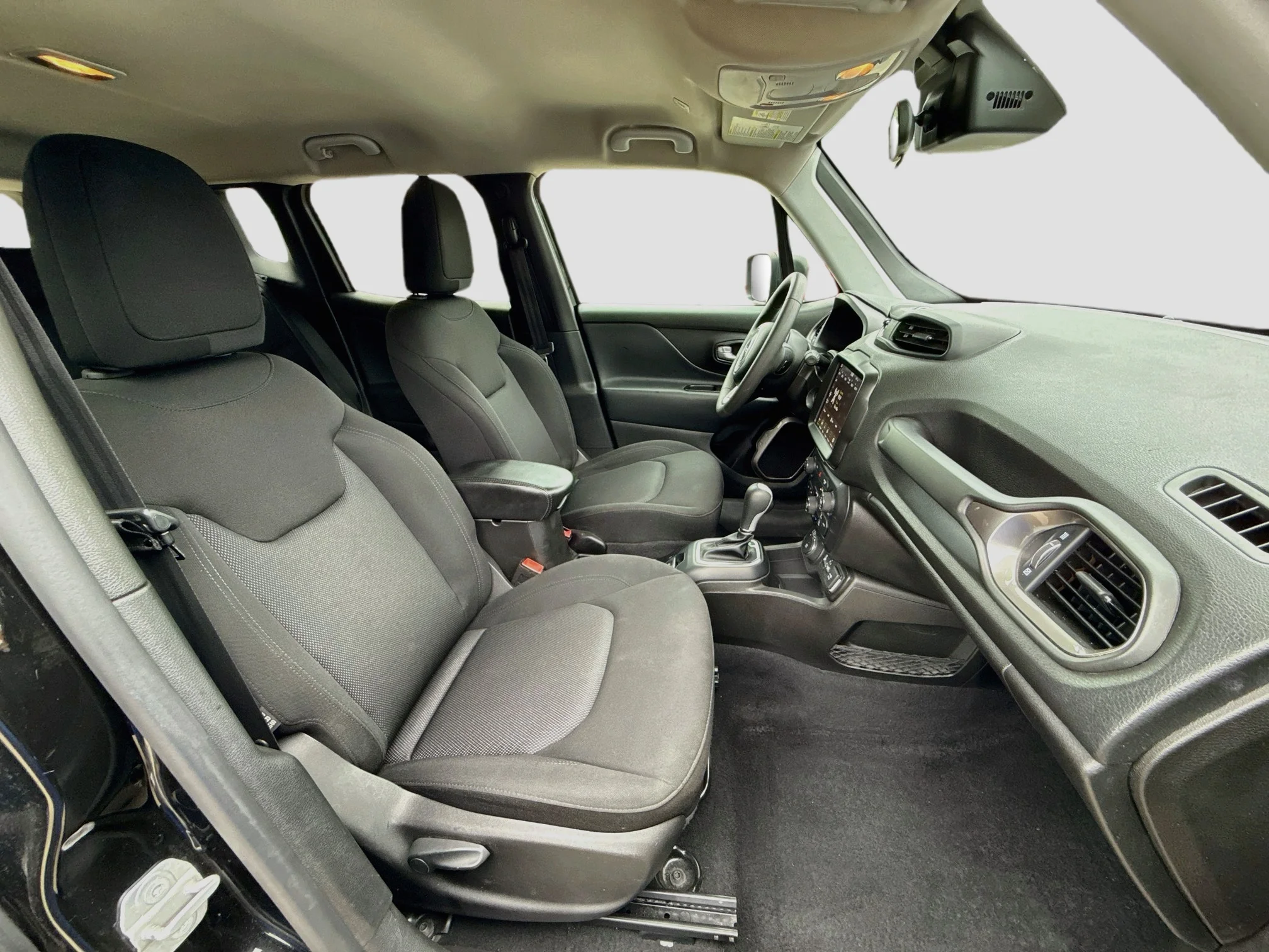 Used 2023 Black Clearcoat Jeep Latitude image 27