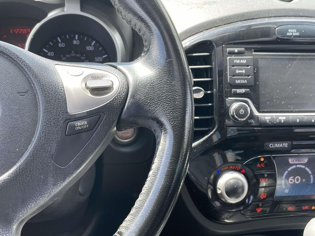 Used 2015 Silver Nissan SV image 22