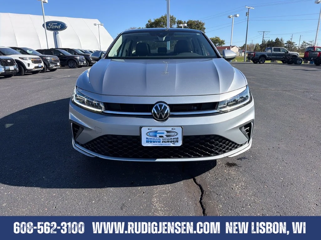 Used 2025 Gray Volkswagen 1.5T SE image 8