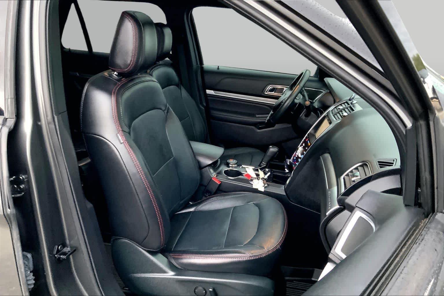 Used 2019 Magnetic Metallic Ford Sport image 9